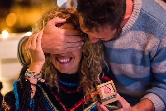 La Importancia de Ser Detallista con tu Pareja: El Secreto para Mantener la Chispa del Amor