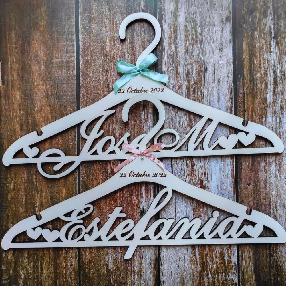 Perchas personalizadas para bodas
