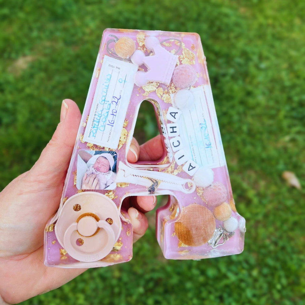 Letras Natalícias personalizadas con recuerdos de nacimiento